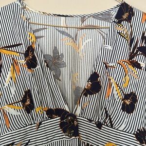 Forever 21 Summer Floral Striped Dress Size Small